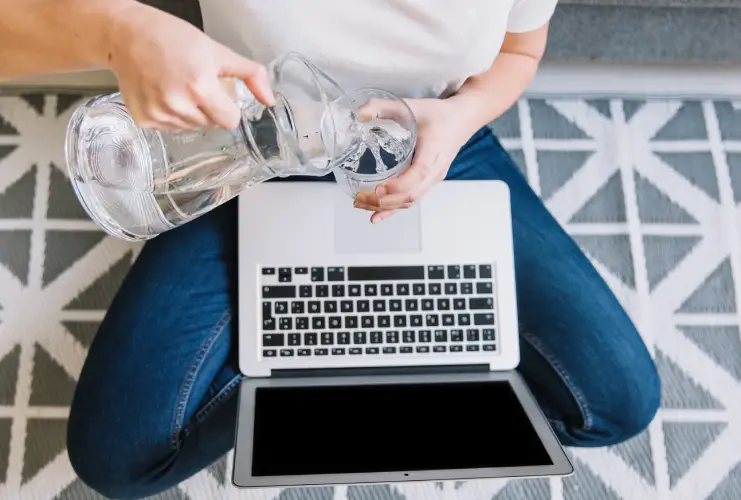 مایعات و آب باعث خرابی هارد میشود