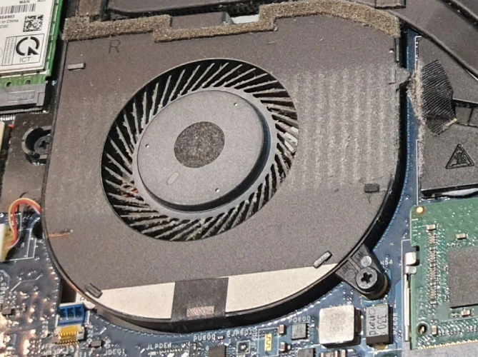 تمیز کردن فن لپ تاپ